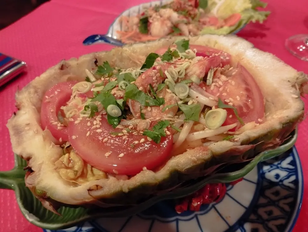 Salade de Crevettes Dans L'ananas